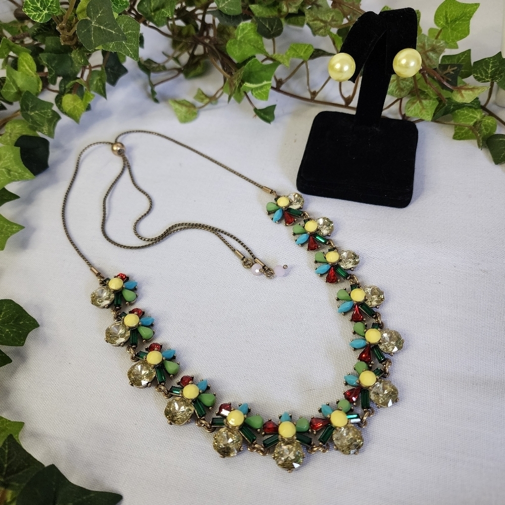 Antique Gold Finish Sliding Bolo Crystal Necklace Faux Pearl Earrings Set